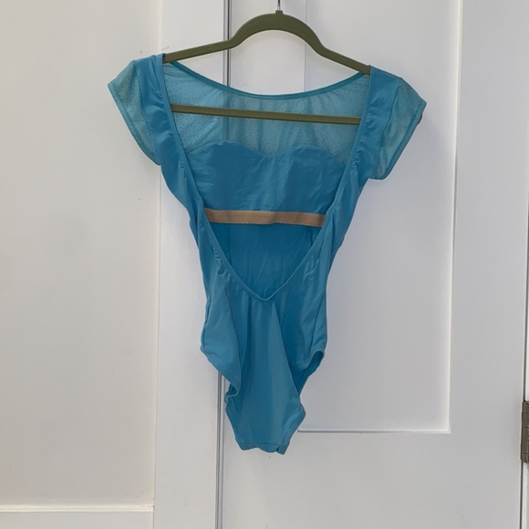 Very Low Back Capsleeve Leotard - Picture 2 of 2